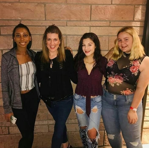 Meet your Posher, Arianna - Picture 8 of 12